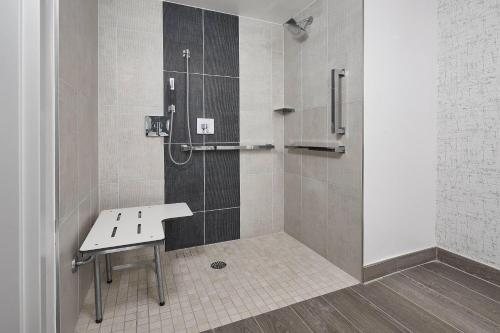 Orlando Marriott Lake Mary — Bathroom