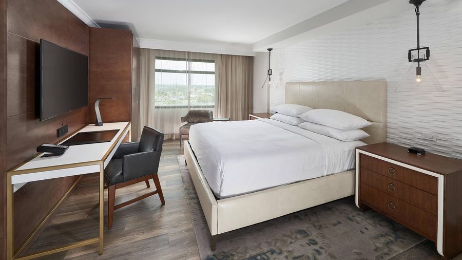 Orlando Marriott Lake Mary — Guest room