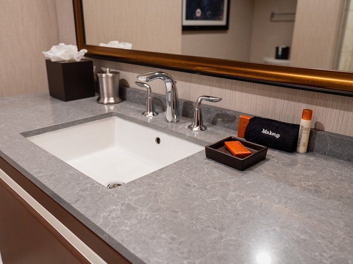 Osage Casino Hotel — Bathroom
