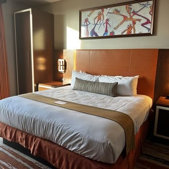 Osage Casino Hotel Tulsa — Guest room