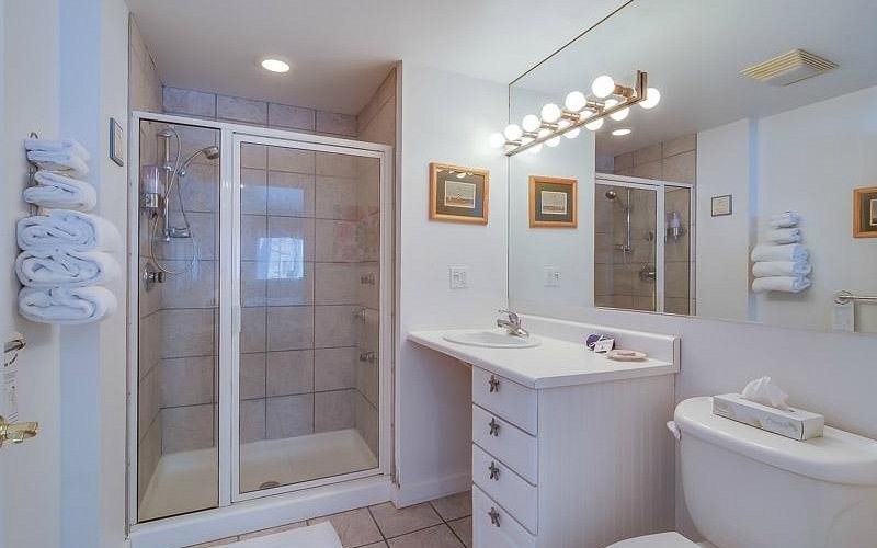 Oscar s Inn Bed Breakfast — Bathroom