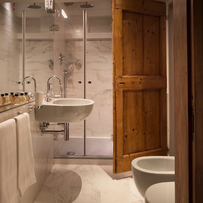 Ottantotto Firenze — Bathroom