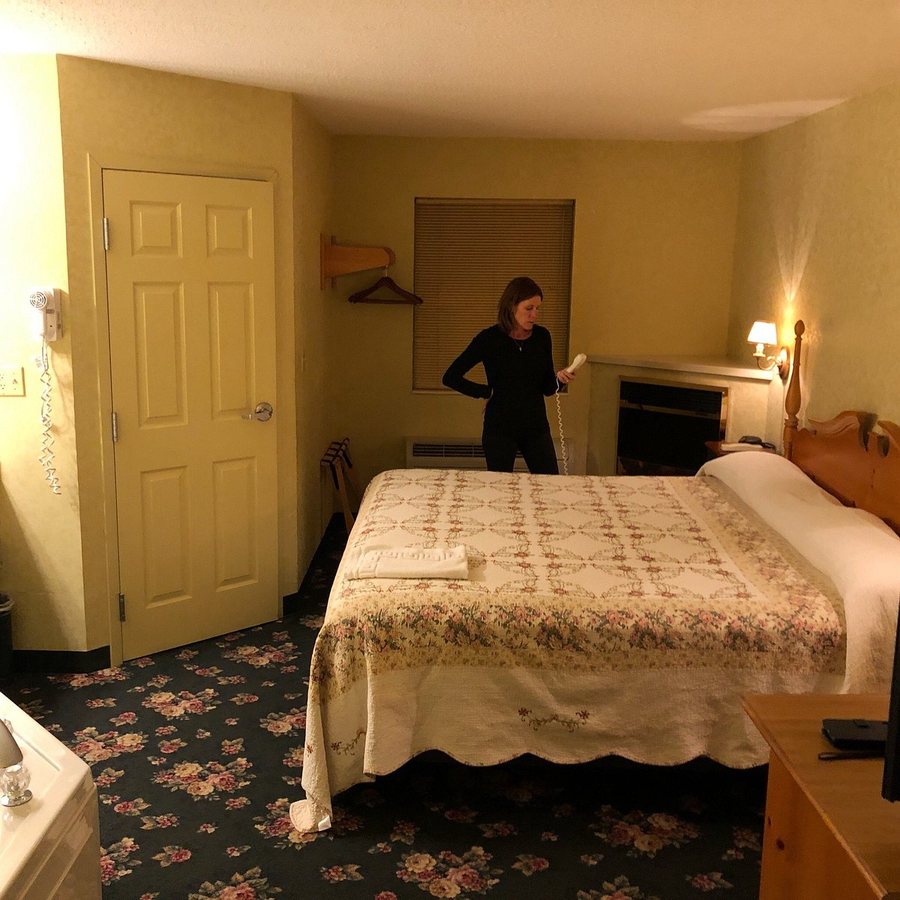 OurGuest Inn Suites — Guest room