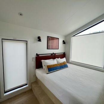 Outbound Stowe — Guest room