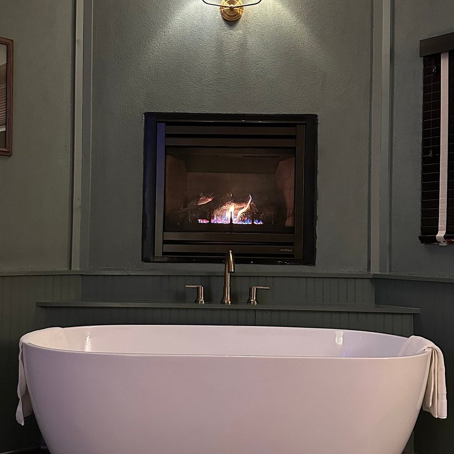 Outland Chalet Suites Great Smoky Mountains — Bathroom