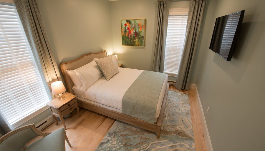 Outlook Inn Bed and Breakfast — Guest room