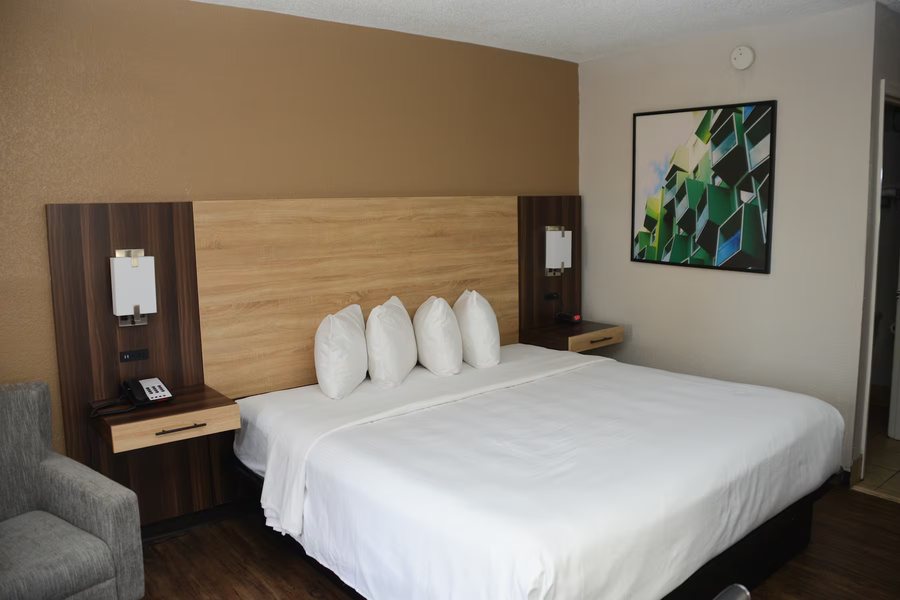 Outside Inn Campground — Guest room