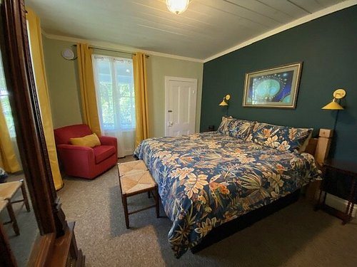Outside Inn — Guest room