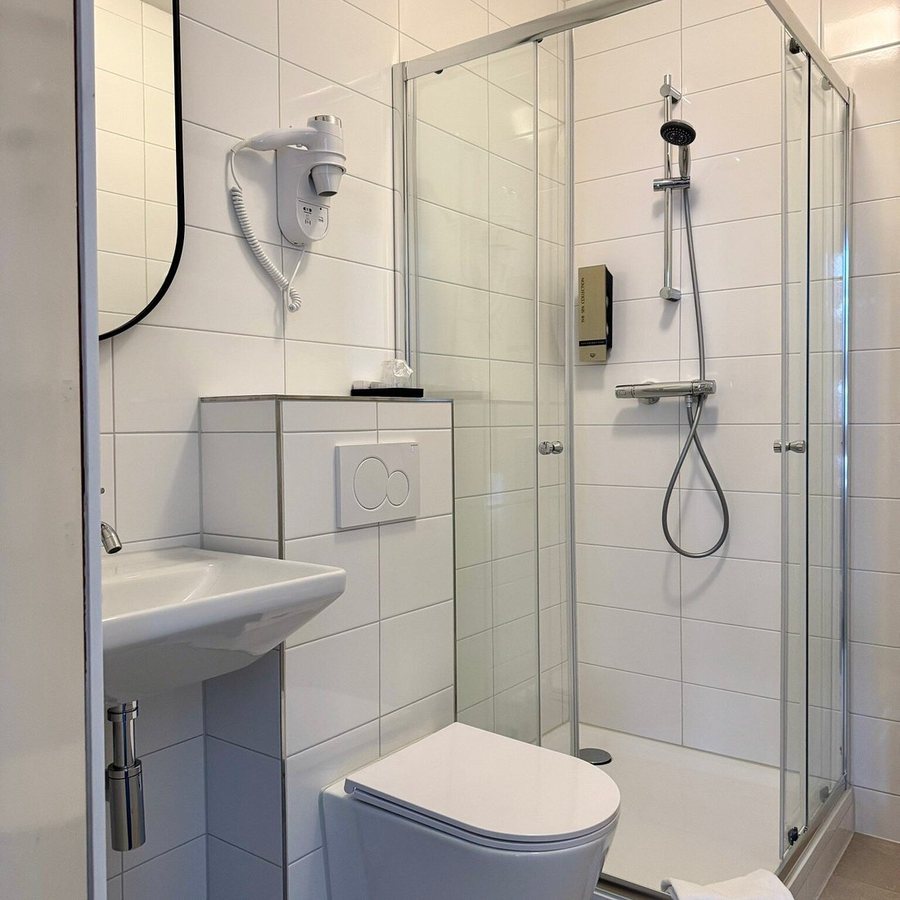 Owl Hotel — Bathroom