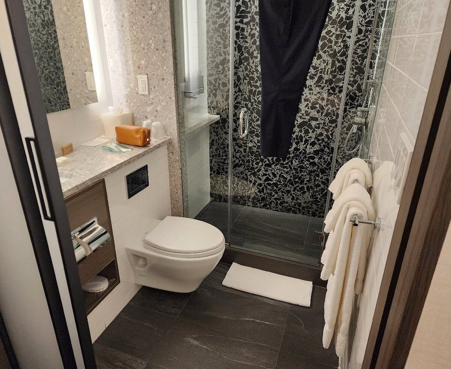 Oxbridge Apartments Carnegie Hill — Bathroom