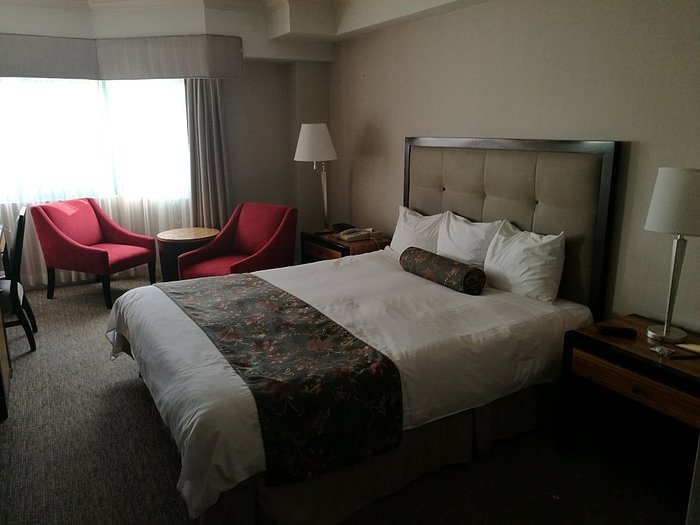 Oxford Palace Hotel Los Angeles California — Guest room