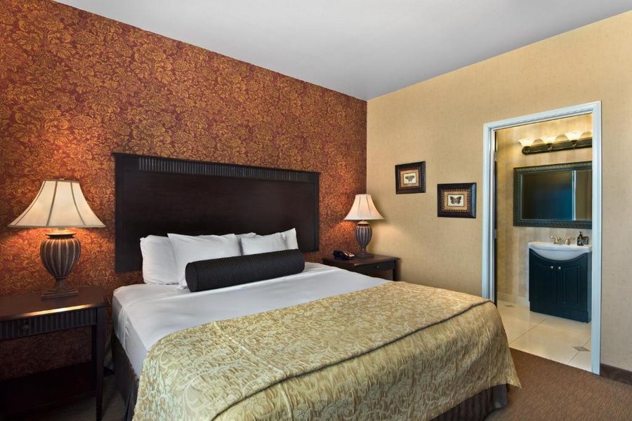 Oxford Suites Boise Boise Idaho — Guest room