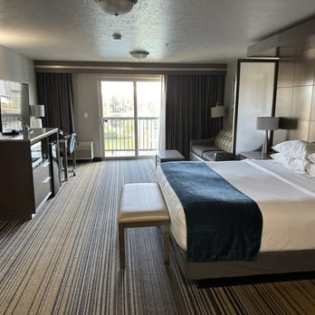 Oxford Suites Spokane Valley — Guest room