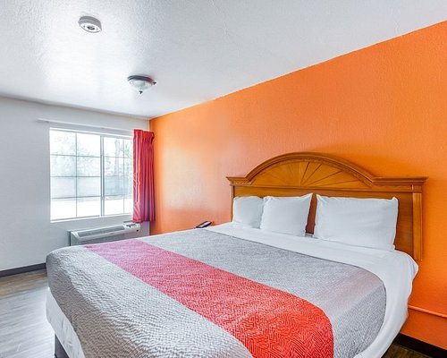 OYO Hotel Baton Rouge Mid City — Guest room
