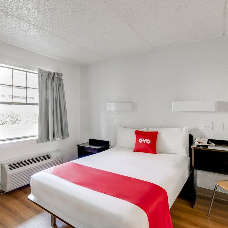 OYO Hotel Houston Katy Freeway — Guest room