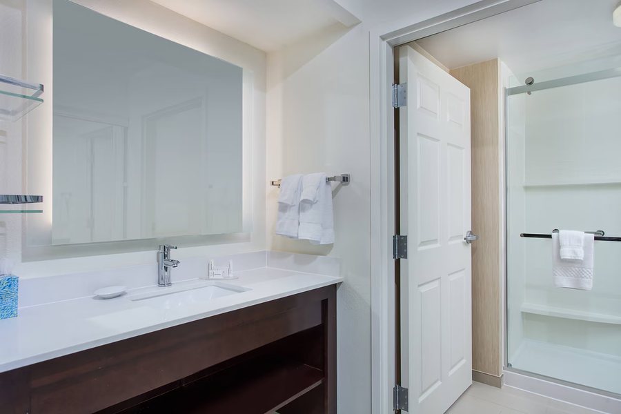 OYO Hotel Knoxville TN Cedar Bluff I 40 — Bathroom