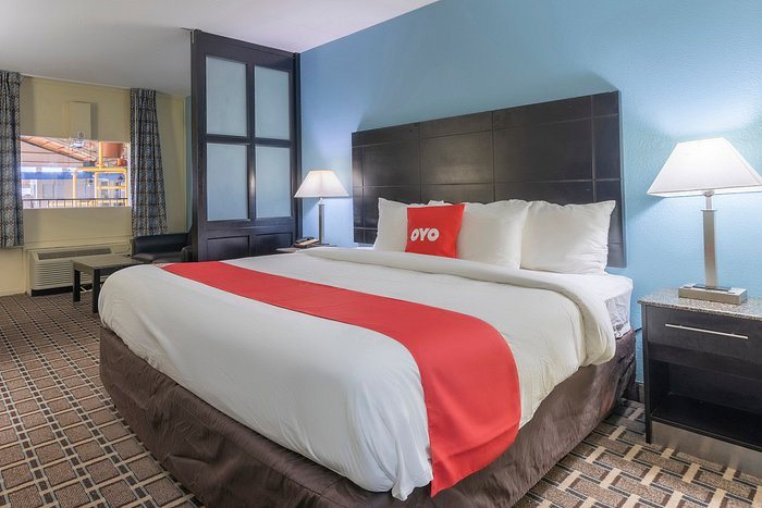 OYO Hotel Knoxville TN Cedar Bluff I 40 — Guest room