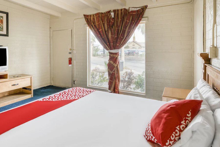 OYO Oasis Motel Las Vegas I 15 Las Vegas Nevada — Guest room