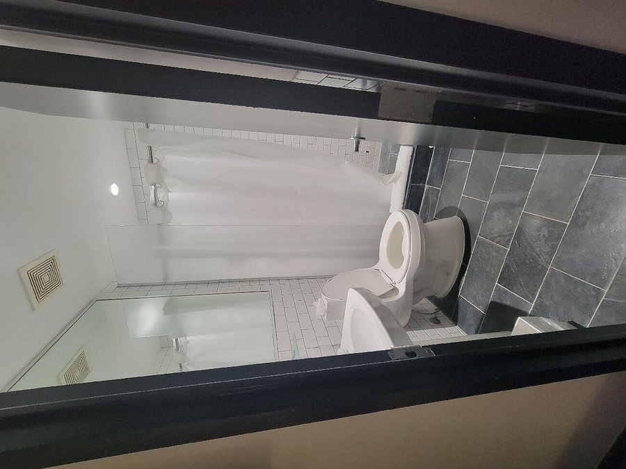 OYO Times Square New York City New York — Bathroom