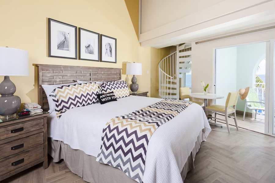 Oyster Pointe Oyster Bay Resort — Guest room