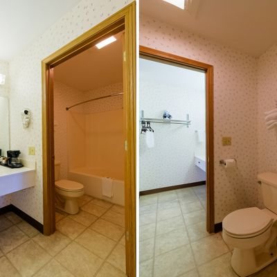 Ozarka Lodge — Bathroom