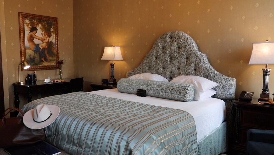 P A Smith Hotel — Guest room