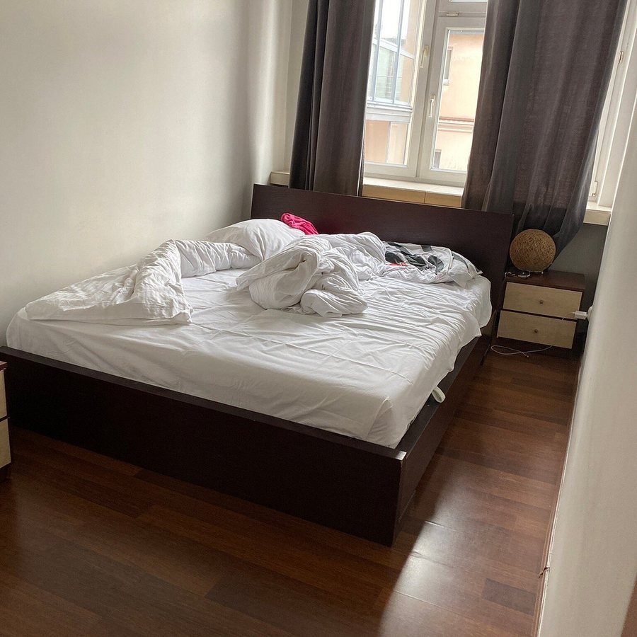 P J Apartments — Guest room