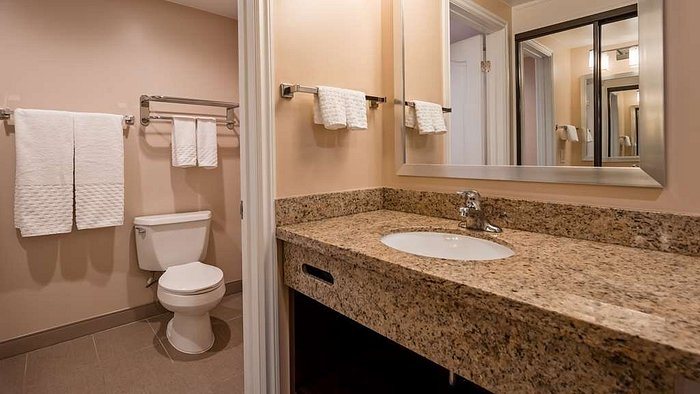 Pacific Stay Hotel — Bathroom