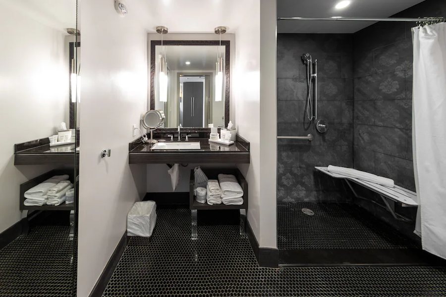 Padre Hotel — Bathroom