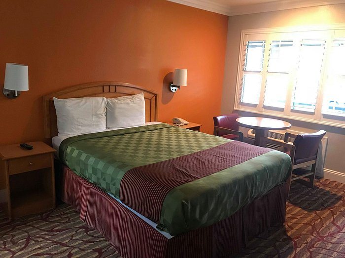Padre Oaks — Guest room