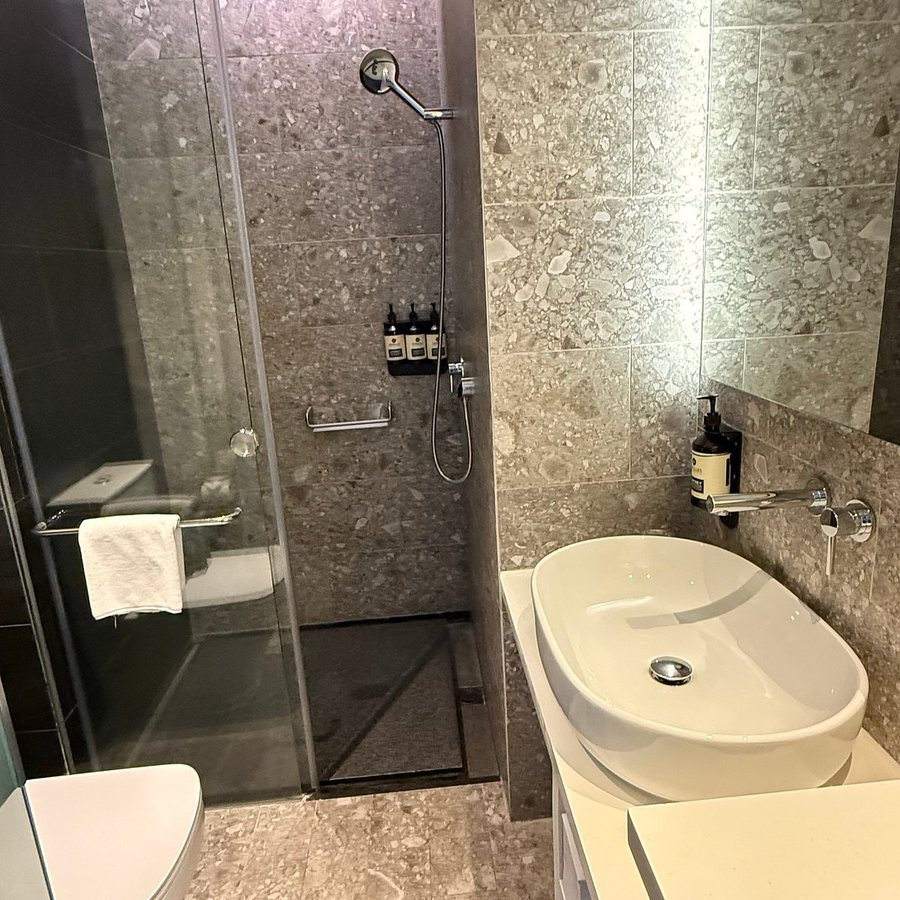 Page148 Page Hotel — Bathroom