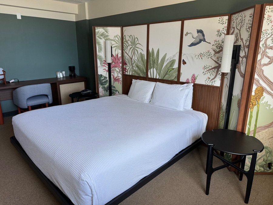 Pagoda Hotel — Guest room