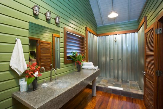 Pagua Bay House Oceanfront Cabanas — Bathroom