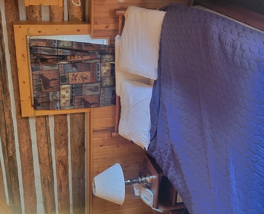 Pahaska Tepee Resort — Guest room