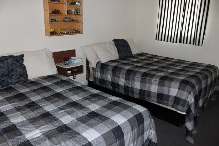 Paintbrush Inn — Guest room