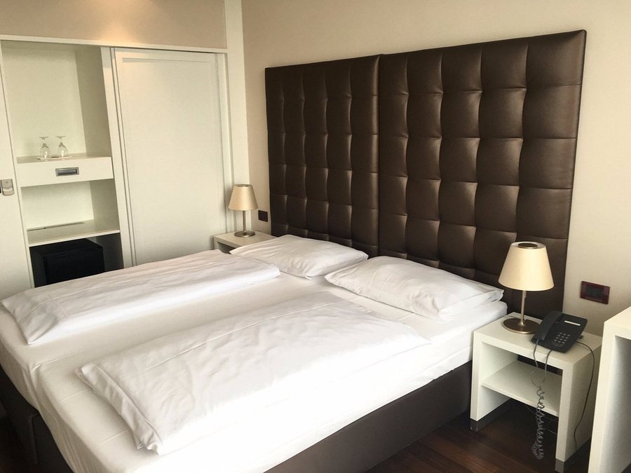 Pakat Suites Hotel — Guest room