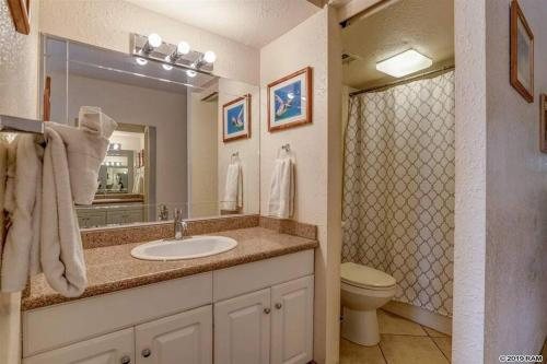 Paki Maui Resort — Bathroom