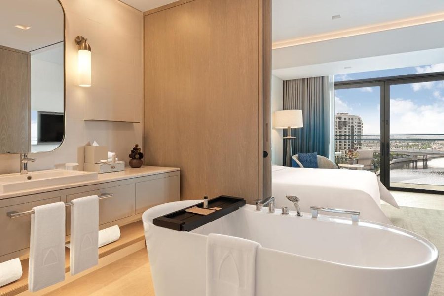 Palace Dubai Creek Harbour — Bathroom