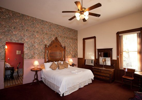 Palace Hotel Bath House Spa — Guest room