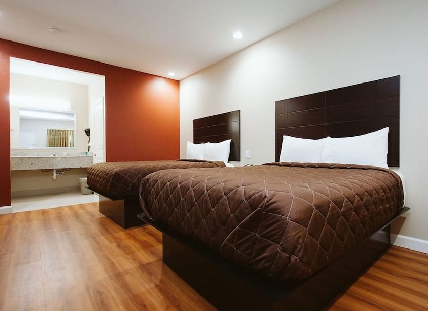 Palace Inn Houston Northwest 290 — Guest room