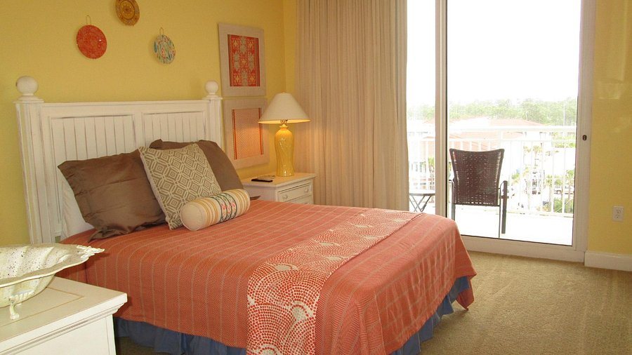 Palacio Condominiums — Guest room