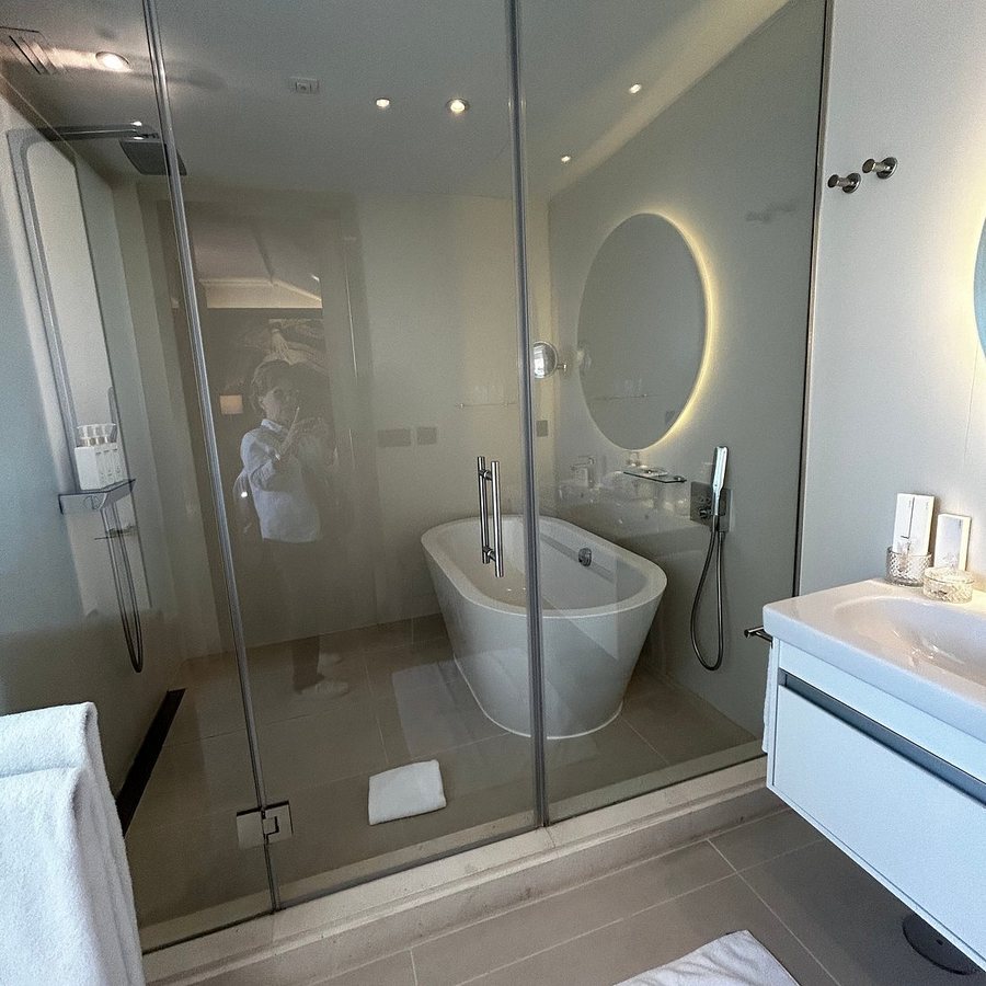Palacio de los Duques Gran Melia The Leading Hotels of the World Madrid — Bathroom