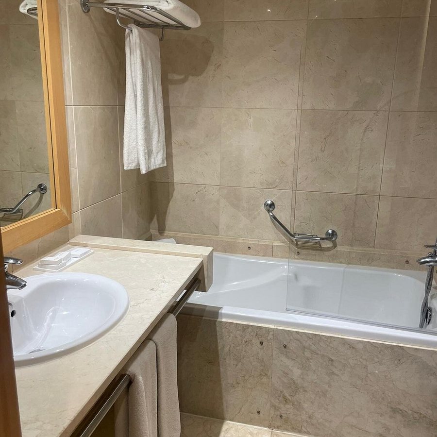Palacio Principe Real — Bathroom