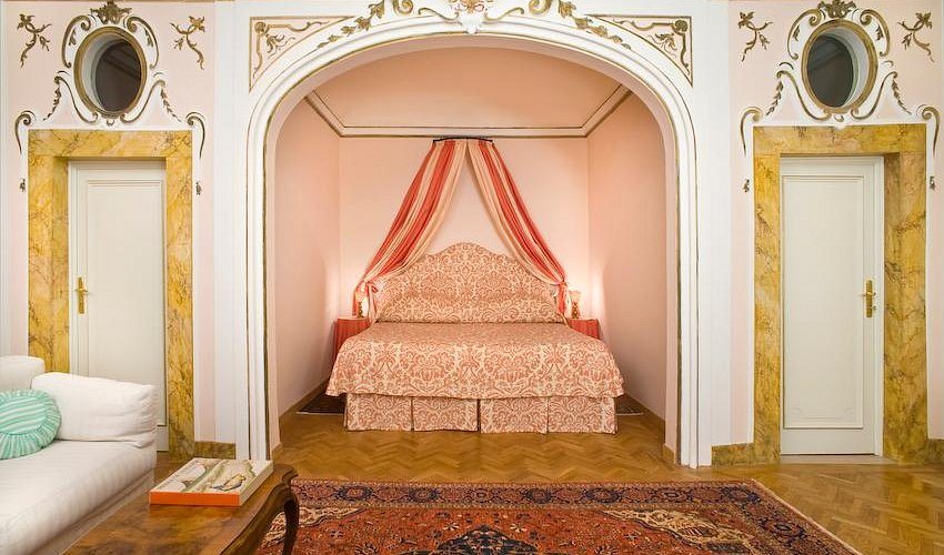 Palazzo Antellesi — Guest room