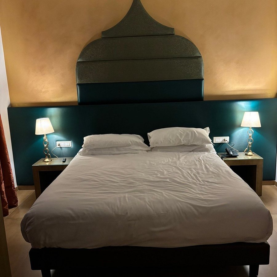 Palazzo Cartari — Guest room