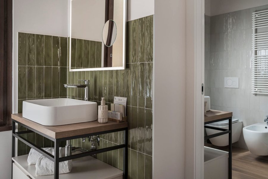 Palazzo Dei Guardiani — Bathroom