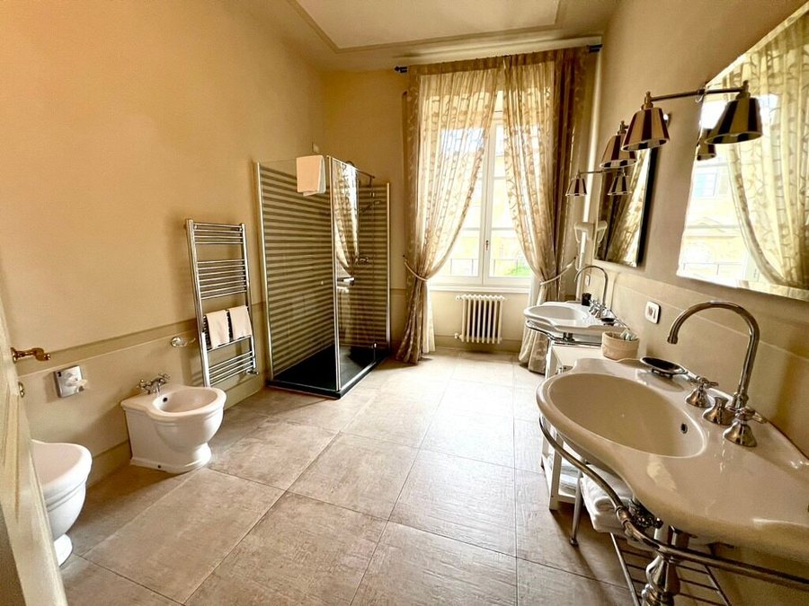 Palazzo della Stufa Residenza d epoca — Bathroom