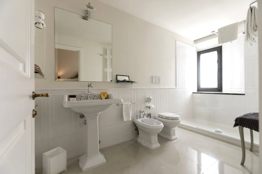 Palazzo Lorenzo Hotel Boutique Spa — Bathroom