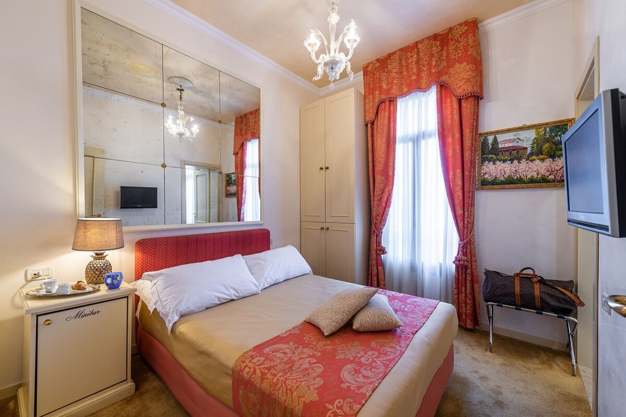 Palazzo Odoni — Guest room