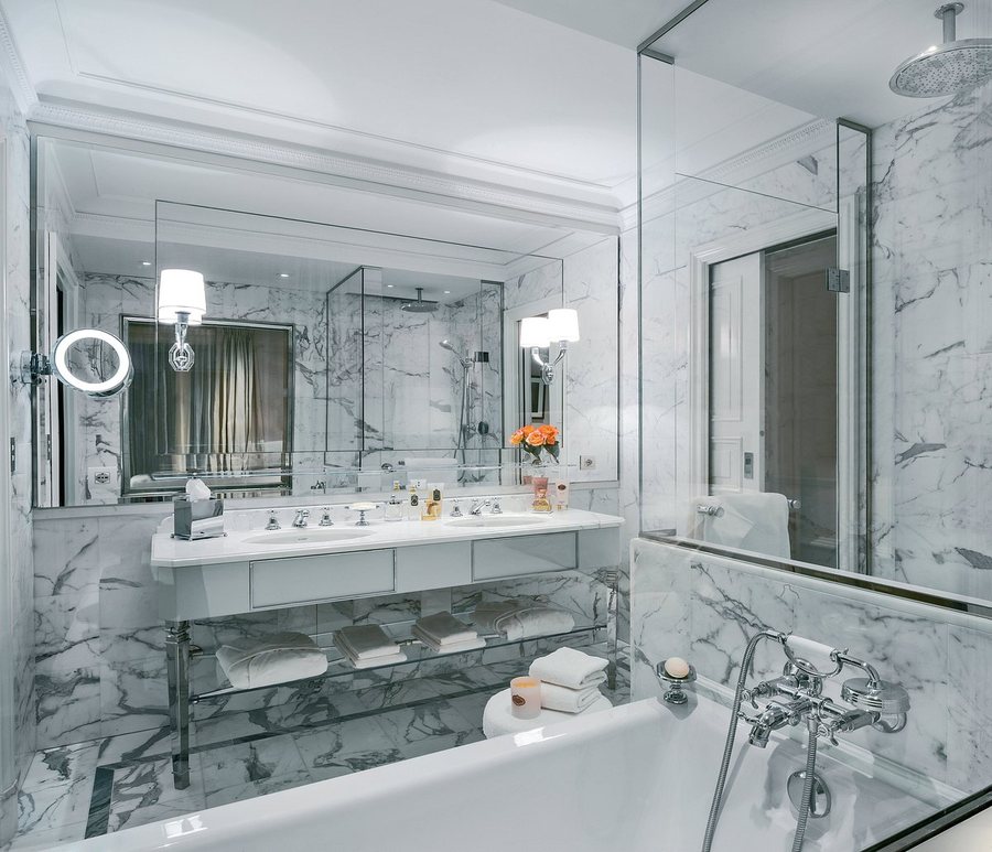 Palazzo Parigi Hotel Grand Spa — Bathroom